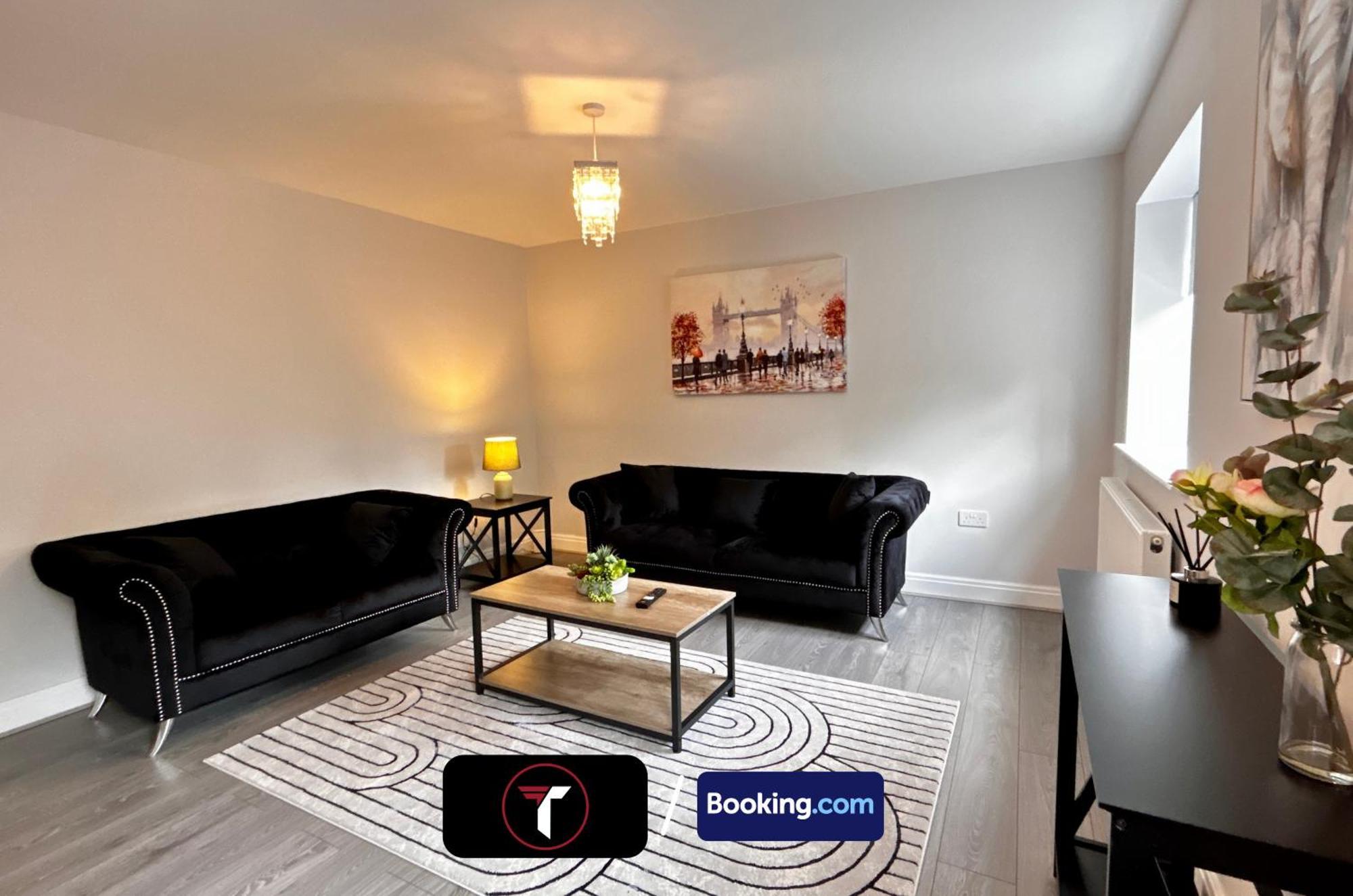 Spacious 4 Bedroom By Tara Stays Short Lets & Serviced Accommodation Aldershot With Free Wifi & Garden Exterior foto