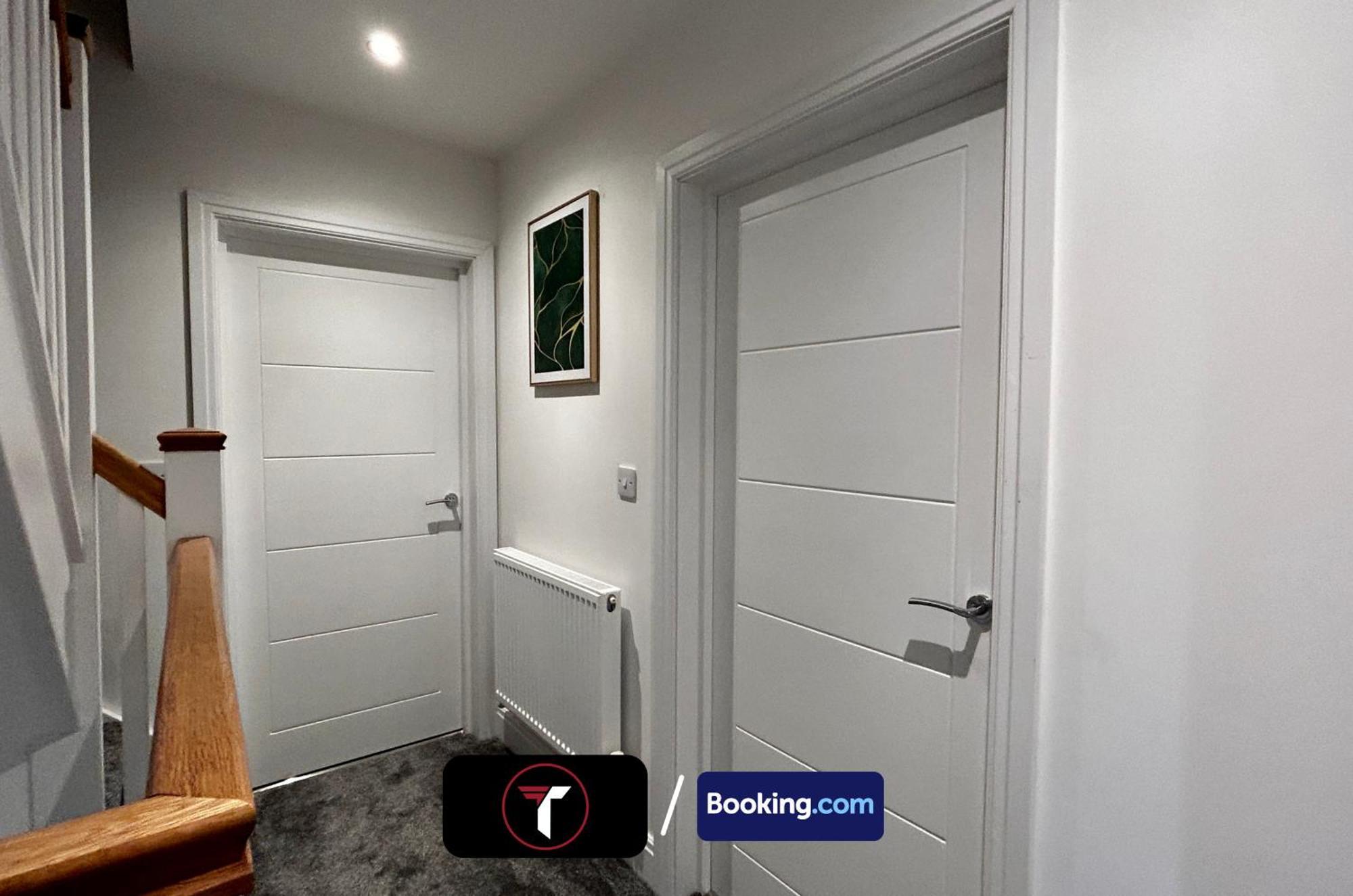 Spacious 4 Bedroom By Tara Stays Short Lets & Serviced Accommodation Aldershot With Free Wifi & Garden Exterior foto